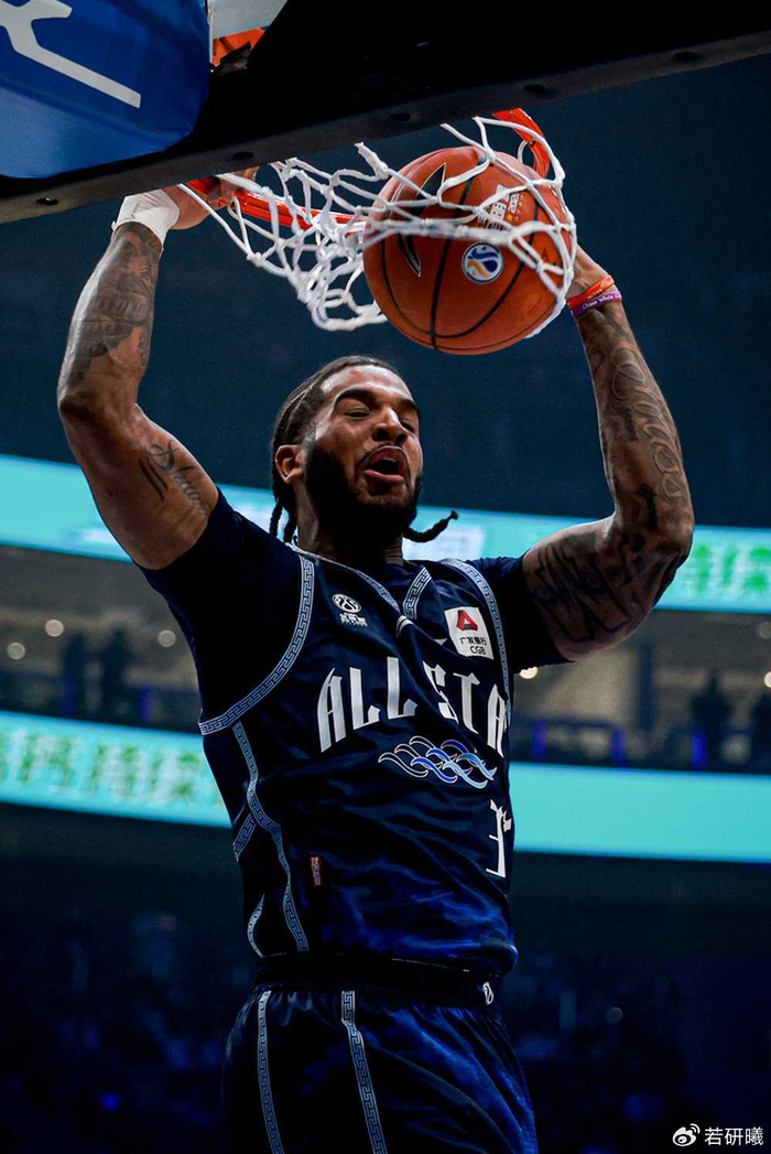 mk体育直播-山东队亮相全明星，外援换血忙得焦头烂额，年轻球员心态悄然变了|全明星赛|山东男篮|高诗岩|谢智杰|陈林坚_新浪体育_新浪新闻